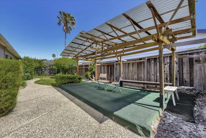 301 Chesapeake Avenue, Foster City, California 94404