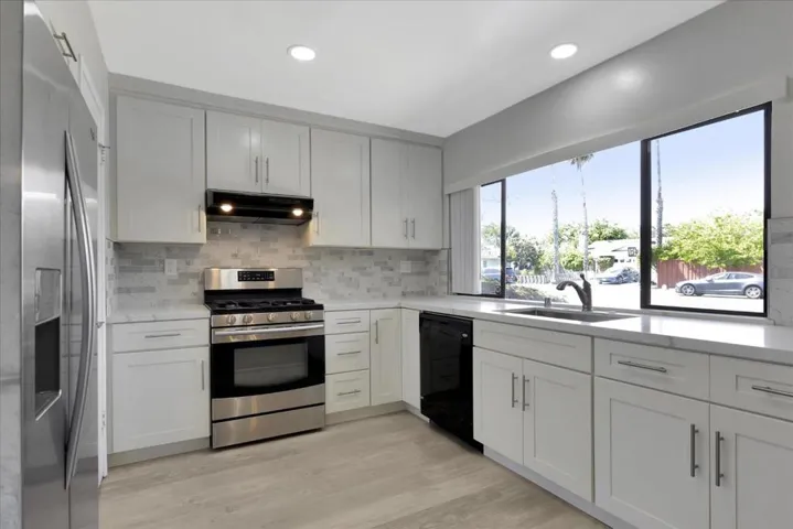 301 Chesapeake Avenue, Foster City, California 94404