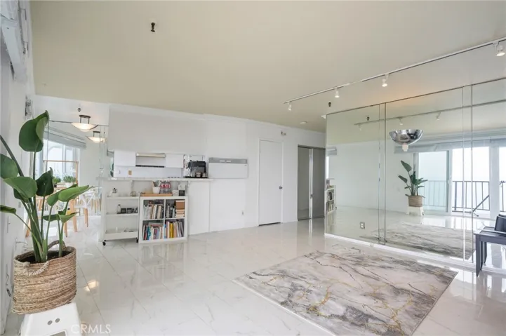 565 Esplanade 108, Redondo Beach, California 90277