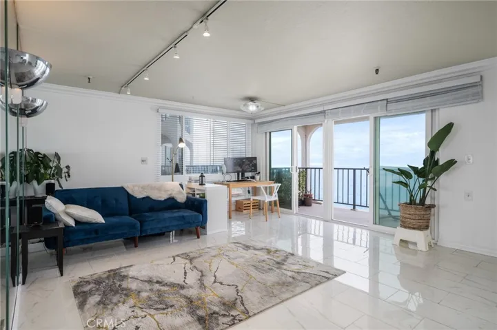 565 Esplanade 108, Redondo Beach, California 90277