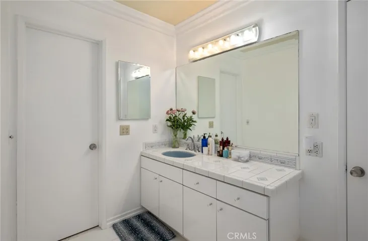 565 Esplanade 108, Redondo Beach, California 90277
