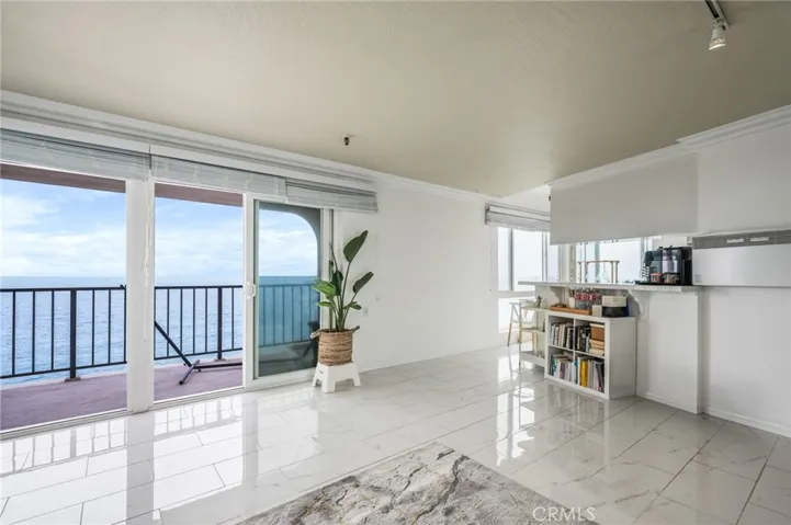 565 Esplanade 108, Redondo Beach, California 90277