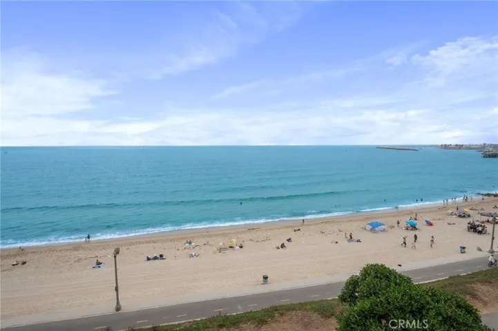 565 Esplanade 108, Redondo Beach, California 90277