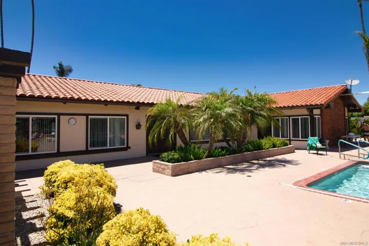 1600 E Vista Way Space 56, Vista, California 92084