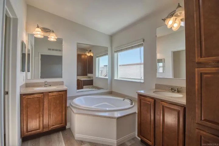 1600 E Vista Way Space 56, Vista, California 92084
