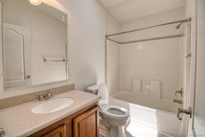 1600 E Vista Way Space 56, Vista, California 92084