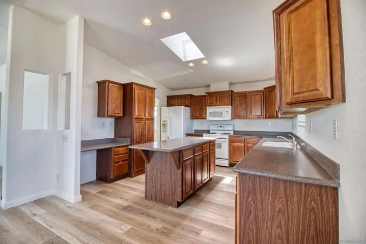 1600 E Vista Way Space 56, Vista, California 92084