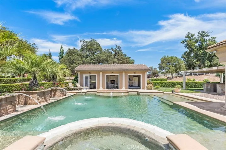 19495 Calle Juanito, Murrieta, California 92562