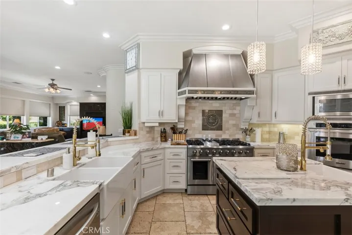 19495 Calle Juanito, Murrieta, California 92562