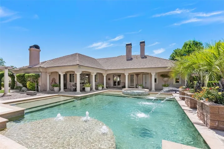 19495 Calle Juanito, Murrieta, California 92562