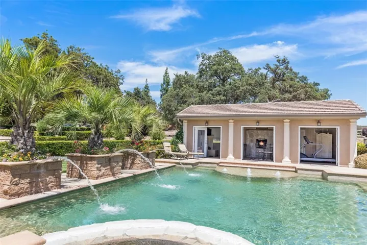 Pool and 360 asf. pool house