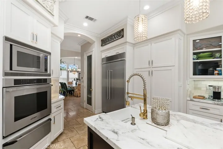 19495 Calle Juanito, Murrieta, California 92562
