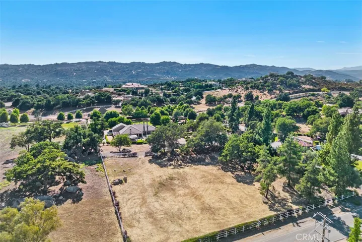 19495 Calle Juanito, Murrieta, California 92562
