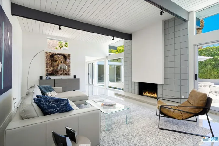 893 N Fair Circle, Palm Springs, California 92262