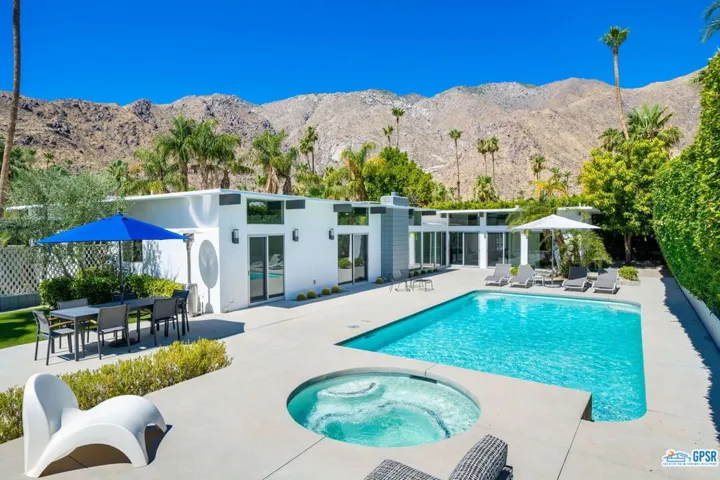893 N Fair Circle, Palm Springs, California 92262