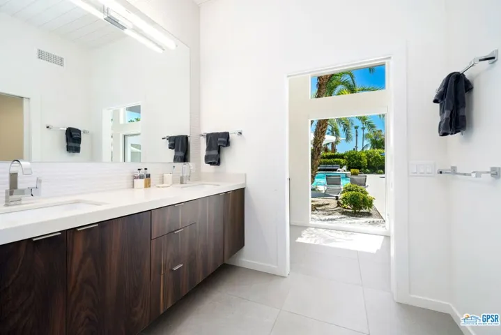 893 N Fair Circle, Palm Springs, California 92262