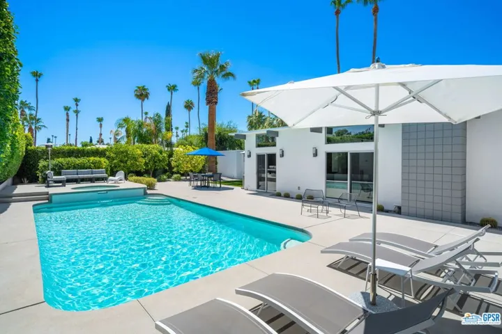 893 N Fair Circle, Palm Springs, California 92262