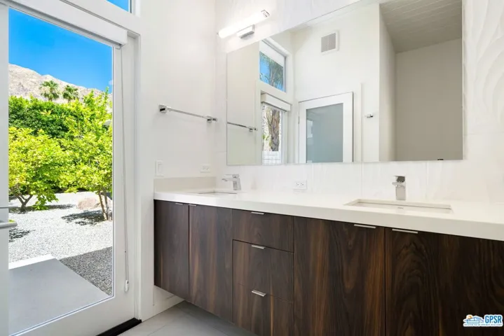 893 N Fair Circle, Palm Springs, California 92262