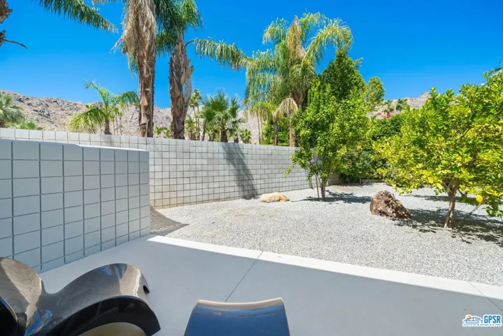 893 N Fair Circle, Palm Springs, California 92262