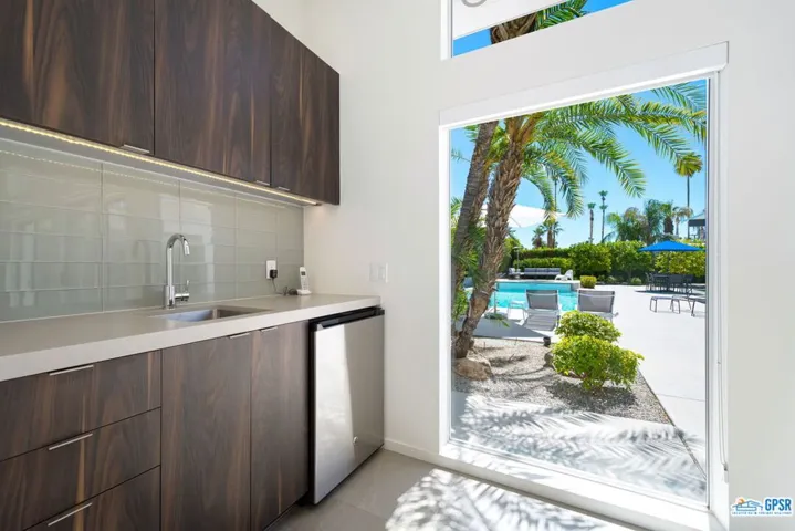 893 N Fair Circle, Palm Springs, California 92262