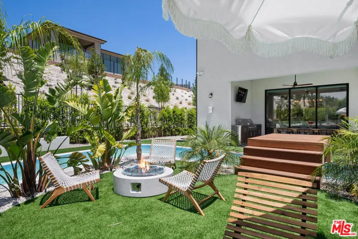 20150 Willoughby Lane, Porter Ranch, California 91326