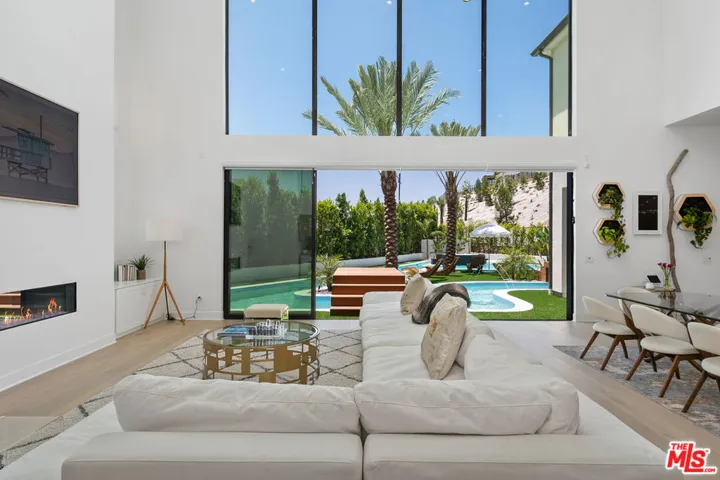 20150 Willoughby Lane, Porter Ranch, California 91326