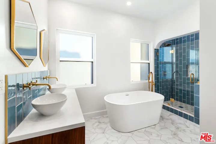 4900 Angeles Vista Boulevard, View Park, California 90043
