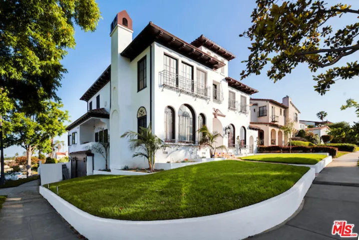 4900 Angeles Vista Boulevard, View Park, California 90043