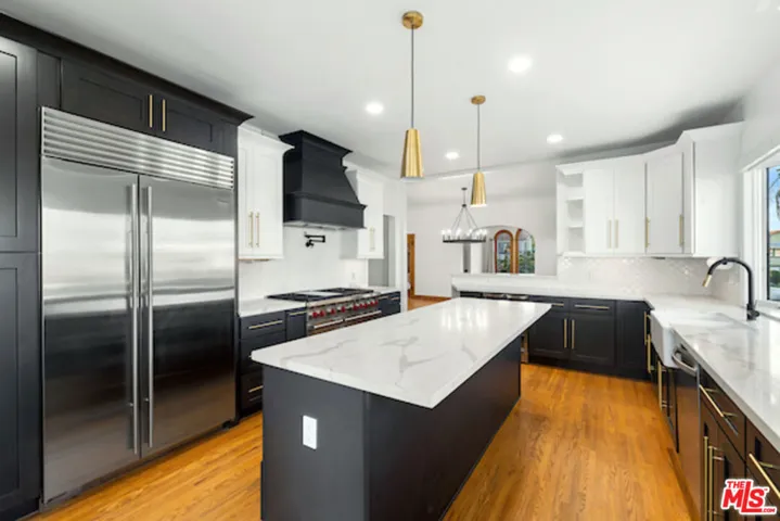 4900 Angeles Vista Boulevard, View Park, California 90043