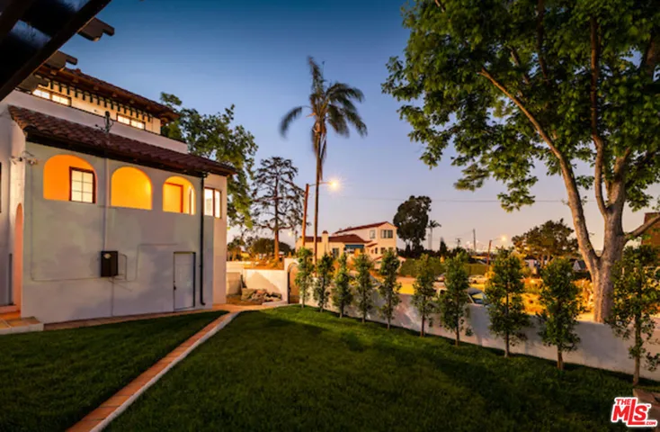 4900 Angeles Vista Boulevard, View Park, California 90043