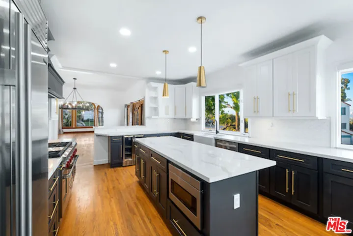 4900 Angeles Vista Boulevard, View Park, California 90043