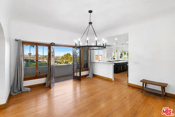 4900 Angeles Vista Boulevard, View Park, California 90043