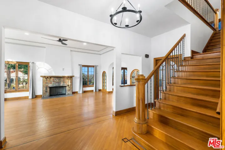 4900 Angeles Vista Boulevard, View Park, California 90043