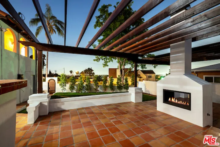 4900 Angeles Vista Boulevard, View Park, California 90043