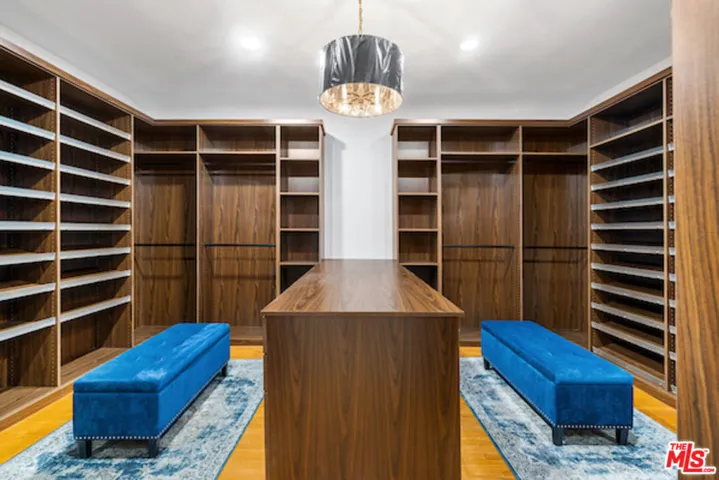 4900 Angeles Vista Boulevard, View Park, California 90043