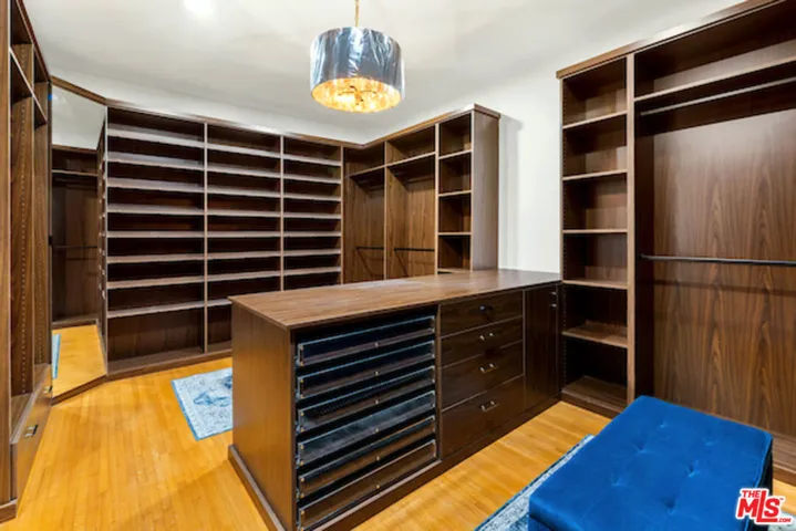 4900 Angeles Vista Boulevard, View Park, California 90043