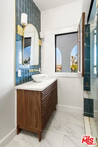 4900 Angeles Vista Boulevard, View Park, California 90043