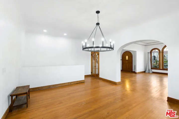 4900 Angeles Vista Boulevard, View Park, California 90043