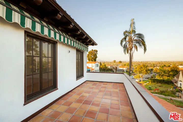 4900 Angeles Vista Boulevard, View Park, California 90043