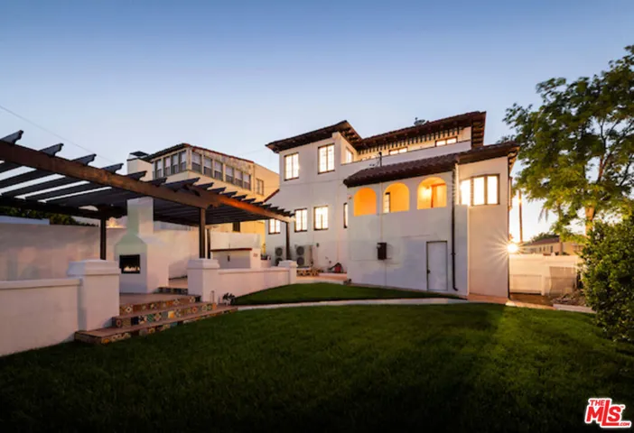 4900 Angeles Vista Boulevard, View Park, California 90043