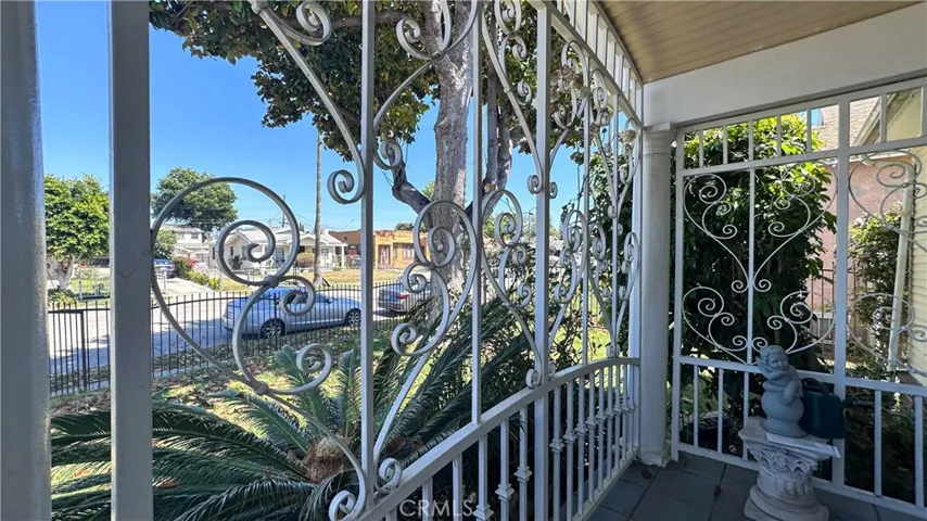 3833 2nd Avenue, Leimert Park, California 90008
