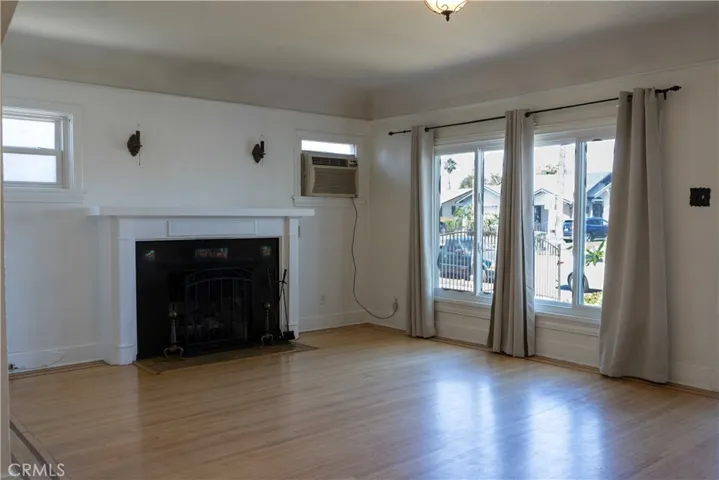 3833 2nd Avenue, Leimert Park, California 90008