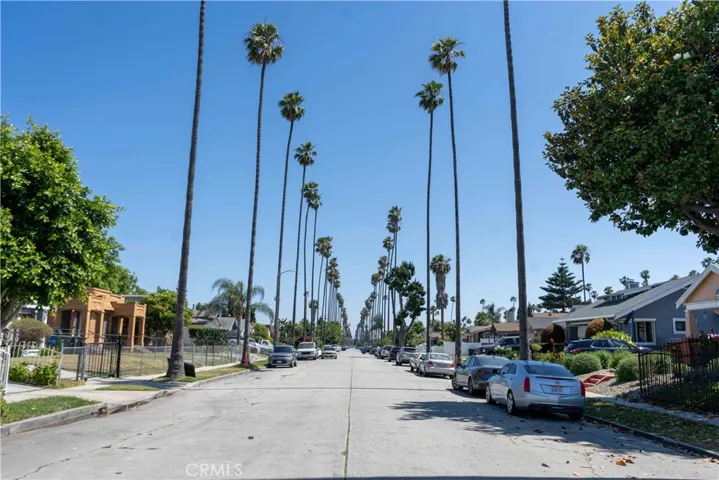 3833 2nd Avenue, Leimert Park, California 90008