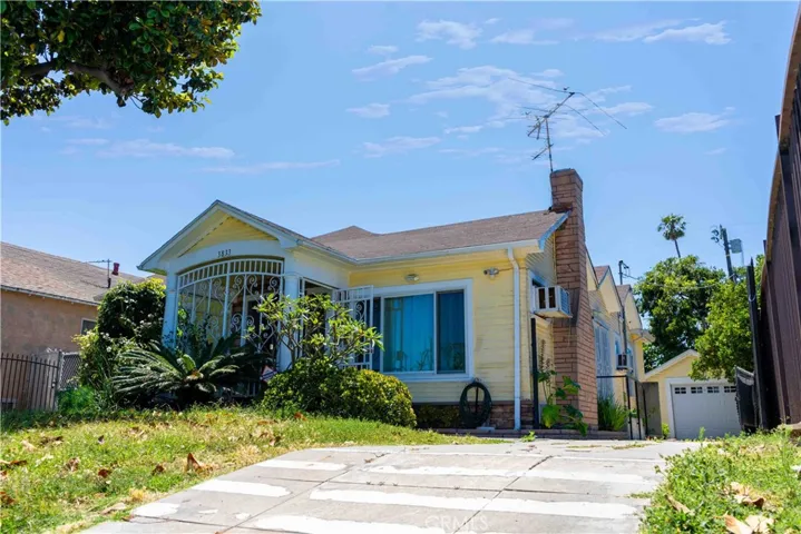 3833 2nd Avenue, Leimert Park, California 90008