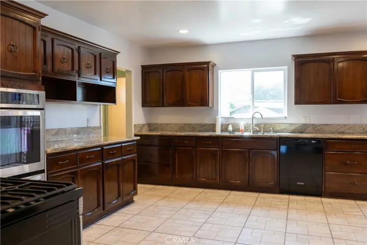 3833 2nd Avenue, Leimert Park, California 90008