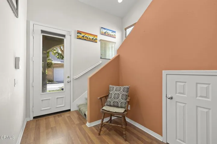 6-web-or-mls-Upmarketmedia_565She-21