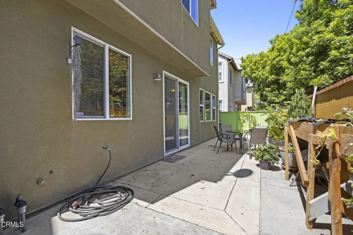 28-web-or-mls-Upmarketmedia_565She-104