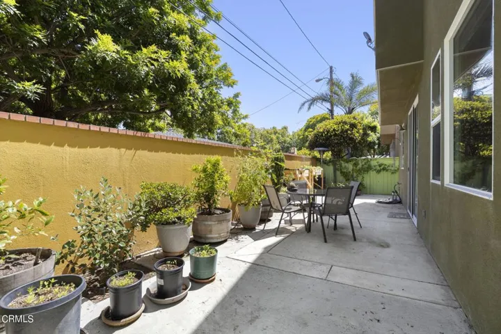 29-web-or-mls-Upmarketmedia_565She-108