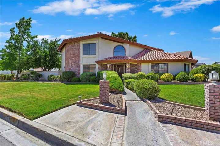 18006 Mariner Drive, Victorville, California 92395