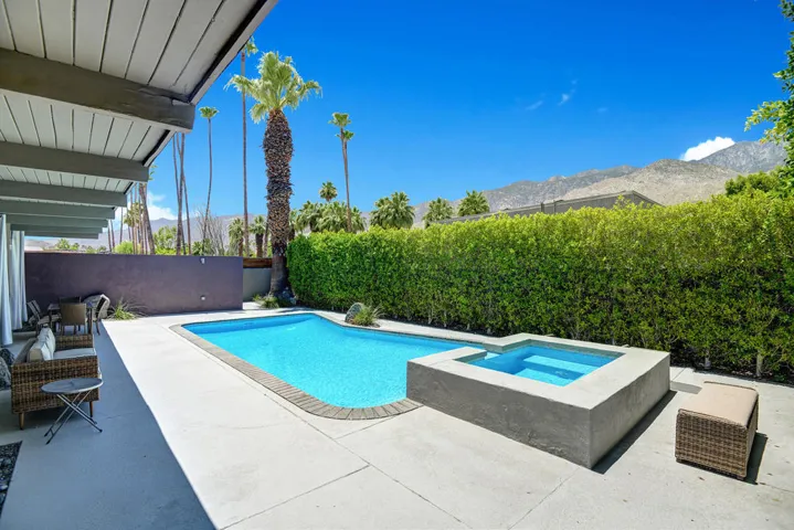 POOL.jpg mls